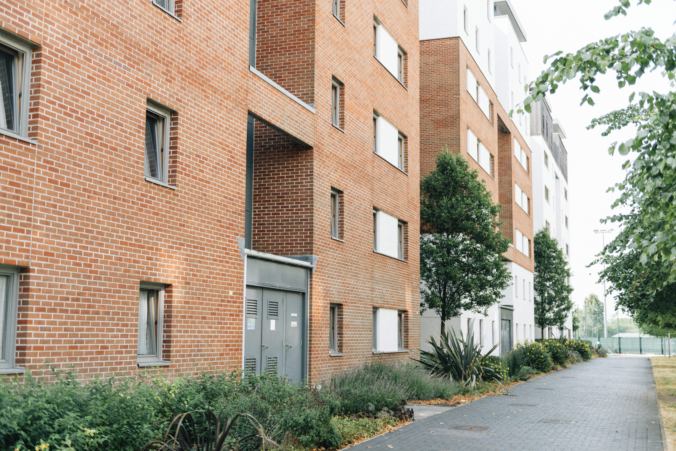 back side modern english apartment 1